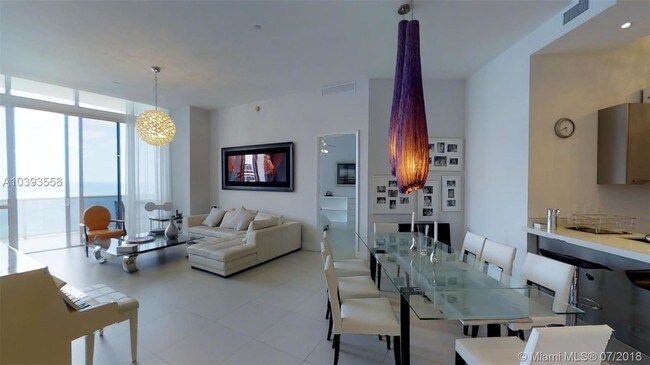 Building Photo - 15901 Collins Ave