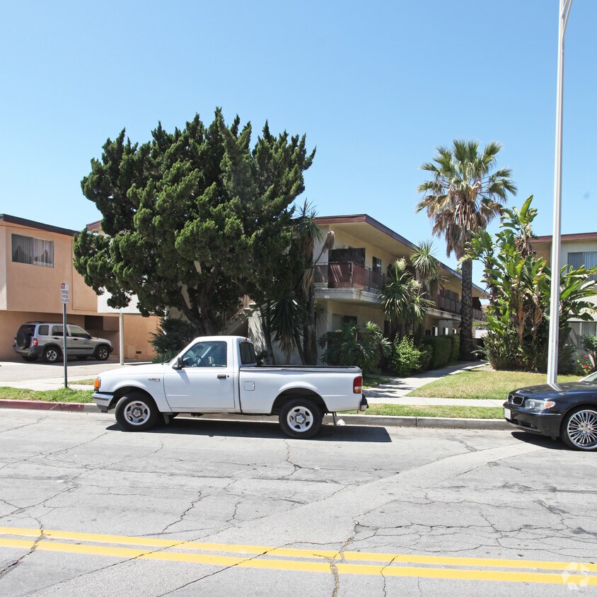 Primary Photo - 1513 Scott Rd