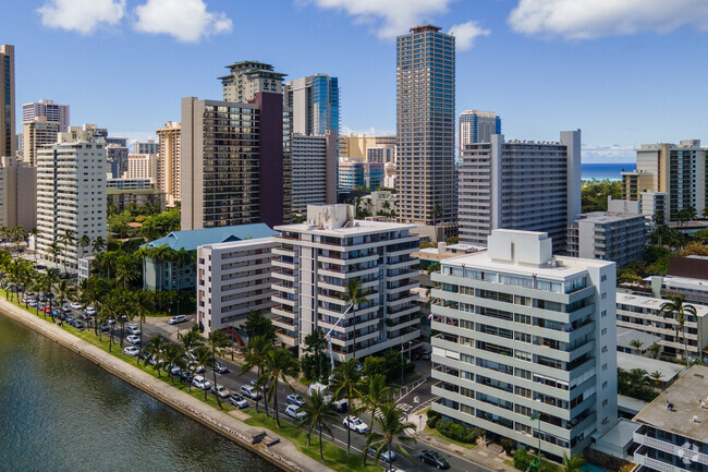 Foto aérea - 2029 Ala Wai Blvd