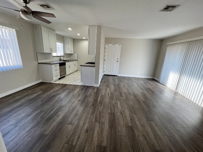Foto del edificio - 507 E Cedar Ave