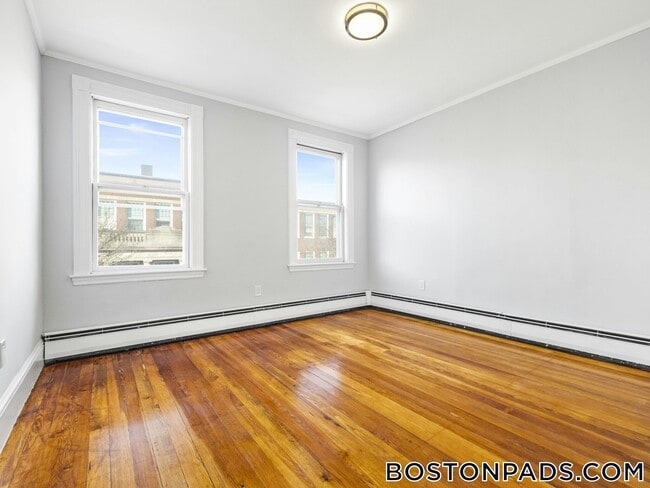 Foto del edificio - 131 Cottage St