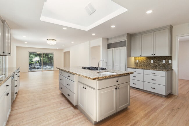 Building Photo - 26530 Conejo Ct