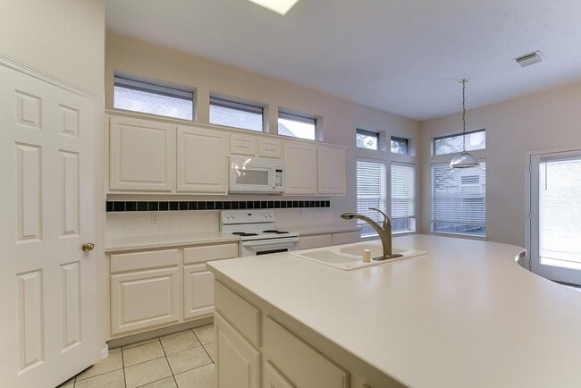 Building Photo - 20318 Willow Trace Dr