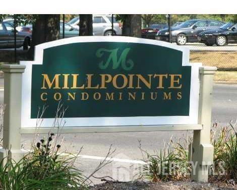 Building Photo - 14 College Dr