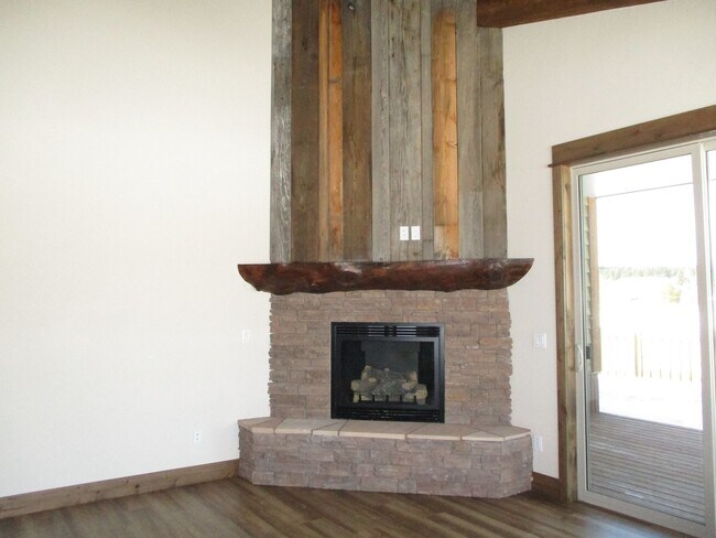 Foto del edificio - Beautiful Lake Hatcher Home For Rent