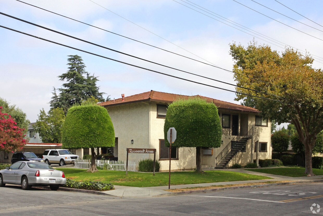 Primary Photo - Roosevelt Arms