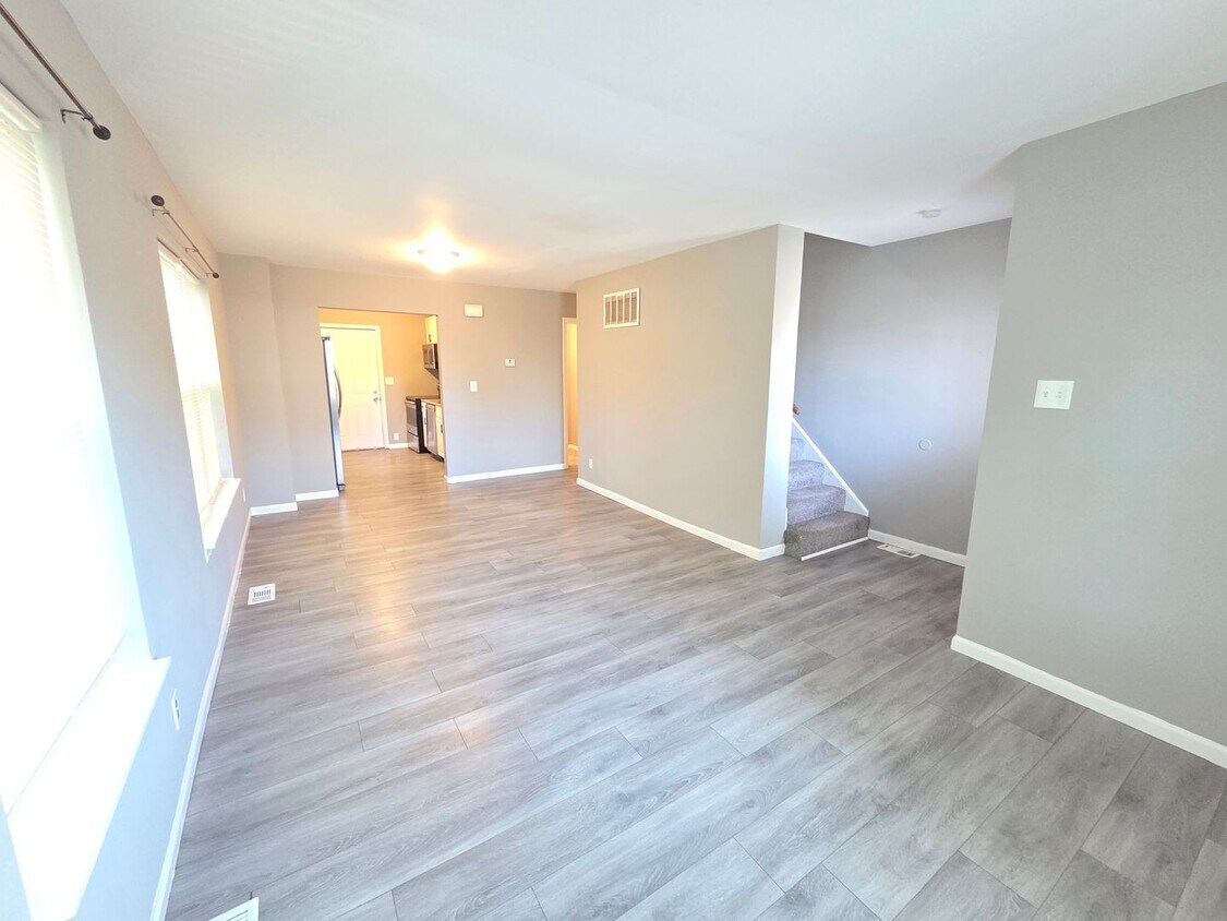 Foto principal - 4346 Swan Ave