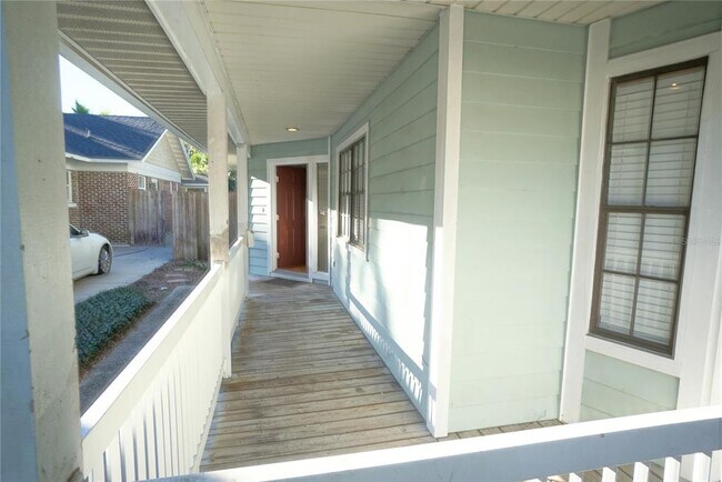 Building Photo - 3410 W Palmira Ave