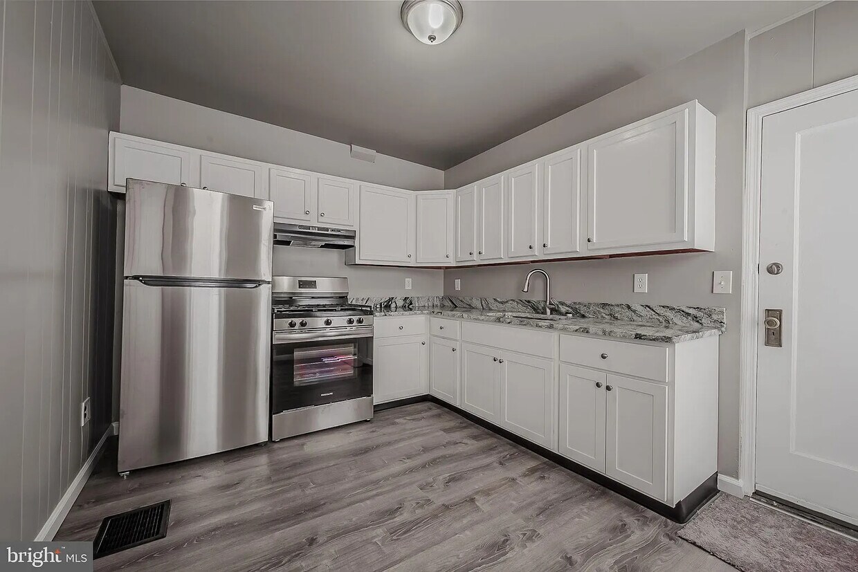 Primary Photo - 406 Porter St