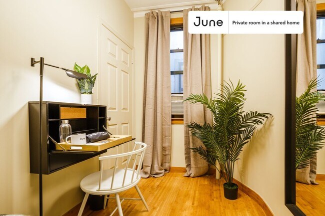Foto del edificio - Room in Shared 3 bed/1 bath home in Hell's Kitchen