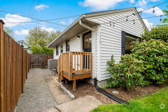 Building Photo - 1513 Hoyt Ave