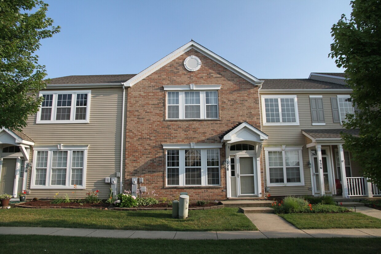 Foto principal - 228 Springbrook Trail S
