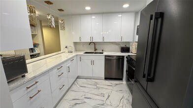 Building Photo - 1985 S Ocean Dr