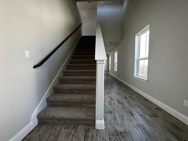 Foto del edificio - 109 Riverhill Dr