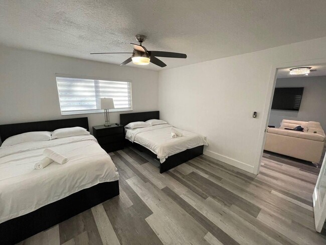 Foto del edificio - 484 NW 53rd Ave