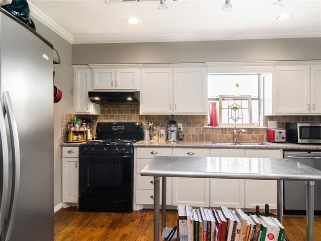 Building Photo - 6924 Oriole Dr