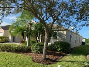Building Photo - 879 Greenleaf Cir