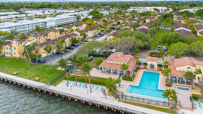 Foto del edificio - 1060 Lake Shore Dr