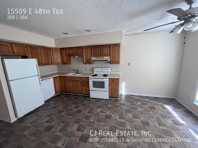 Foto del edificio - 15509 E 48th Terrace
