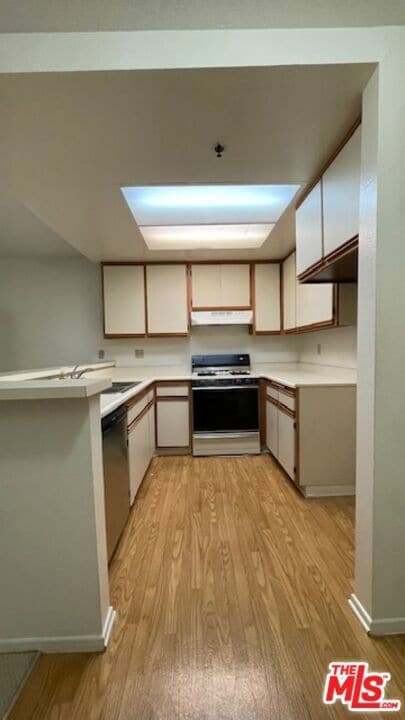 Building Photo - 420 S Harvard Blvd