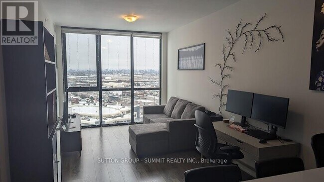 Photo du bâtiment - 2916 Hwy 7