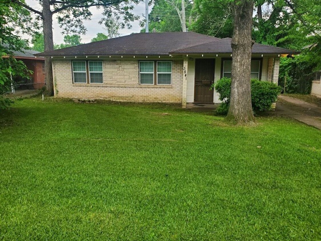 Primary Photo - Must See 3 Bedroom Home