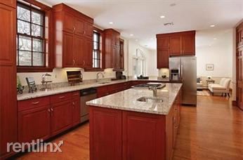 Foto del edificio - 285 Goddard Ave