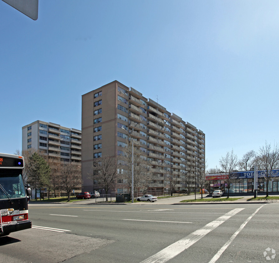 Primary Photo - 3161 Eglinton Ave E