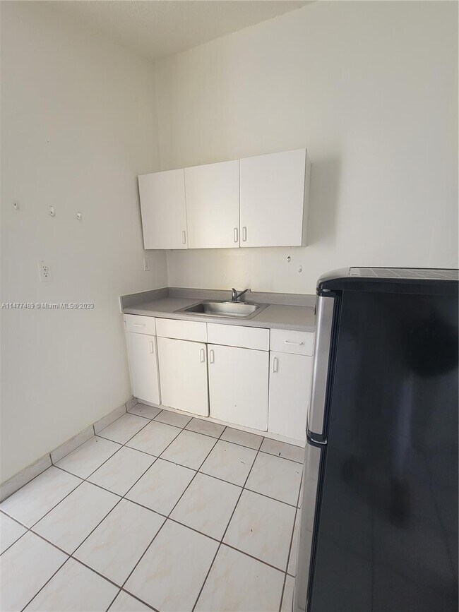 Foto del edificio - 7181 SW 13th St