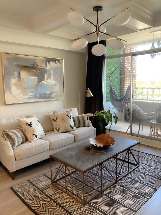 Building Photo - 14 Lockwood Dr