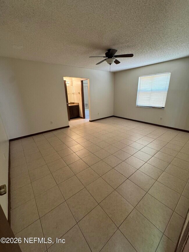 Foto del edificio - 8321 Crosswind Rd