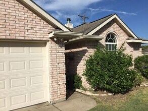 Building Photo - 3519 Vienna Dr