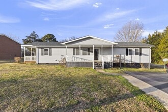 Building Photo - 242 Dodd St