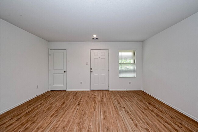 Building Photo - 5027 Hurston Pk Trl