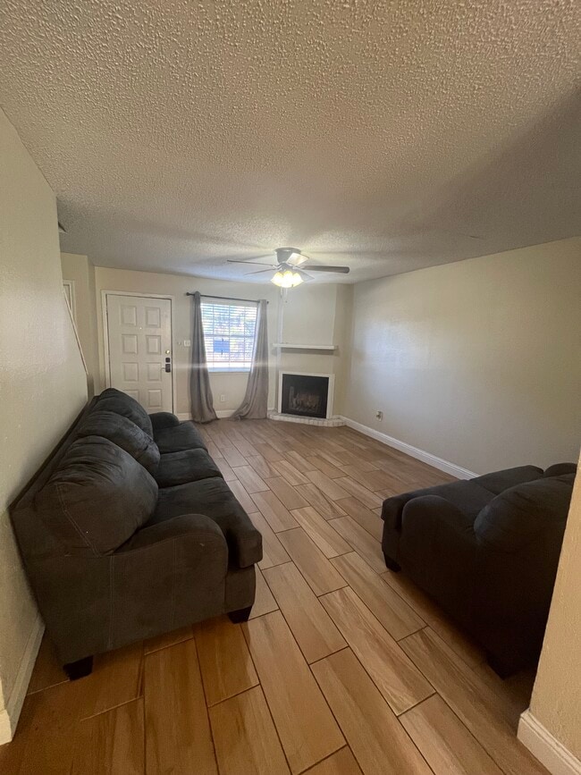 Building Photo - 1600 Martinsville St