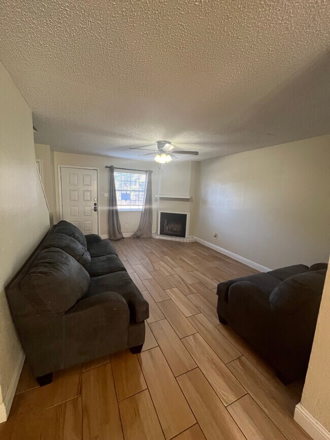 Foto del edificio - 1600 Martinsville St