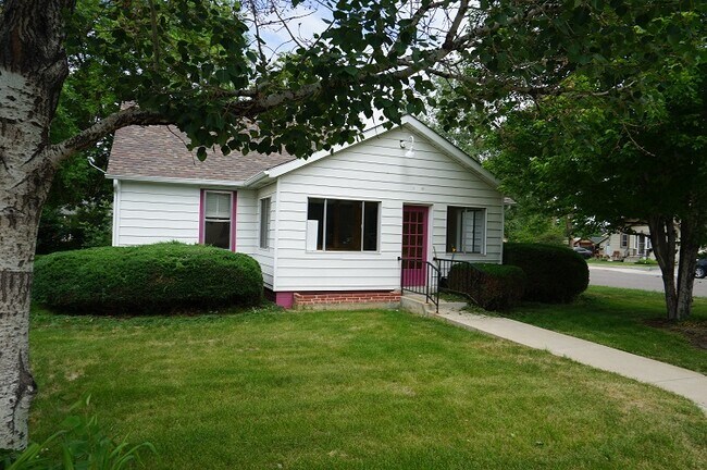 Building Photo - 258 3rd St