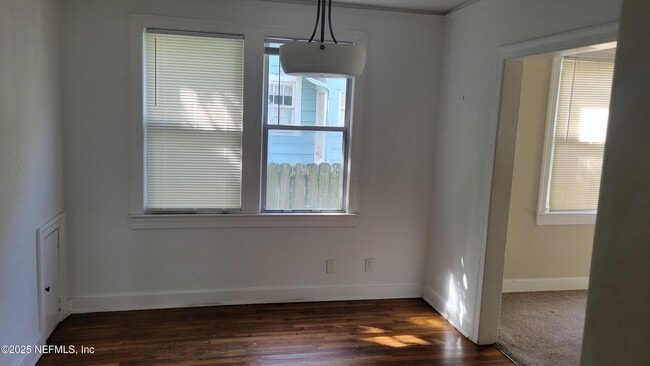 Building Photo - 2141 Belote Pl