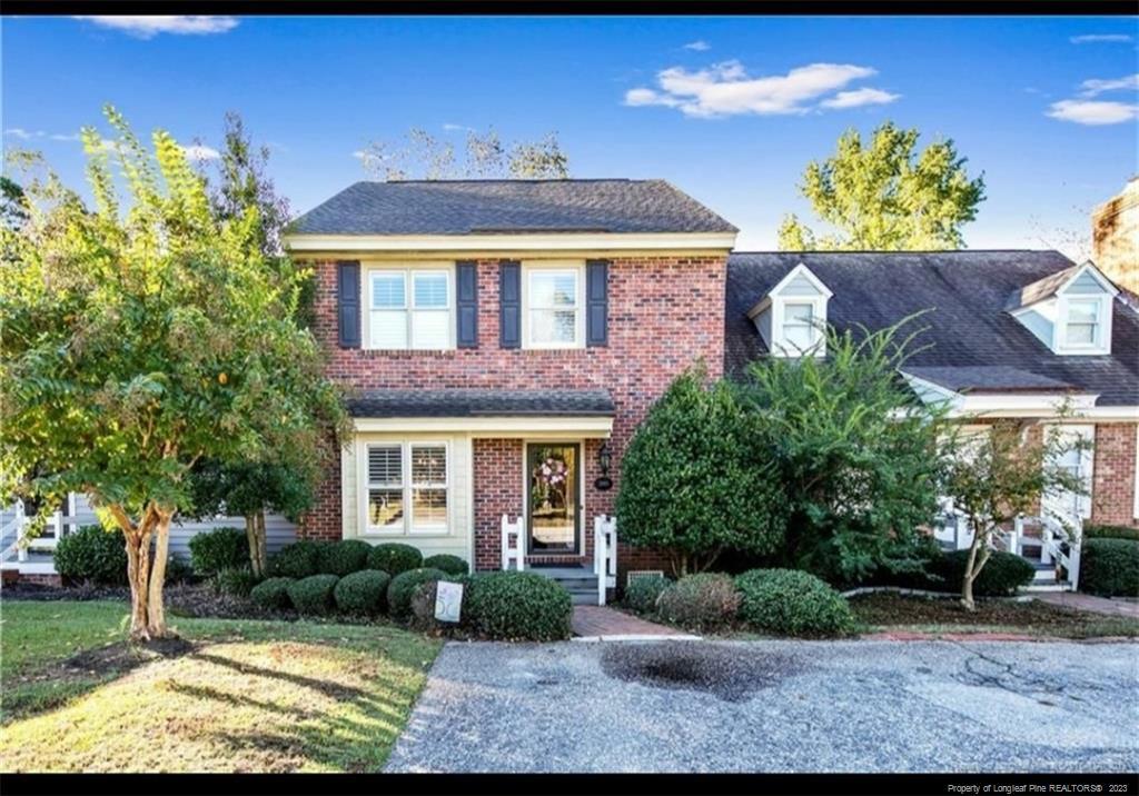 Foto principal - 2995 Delaware Dr