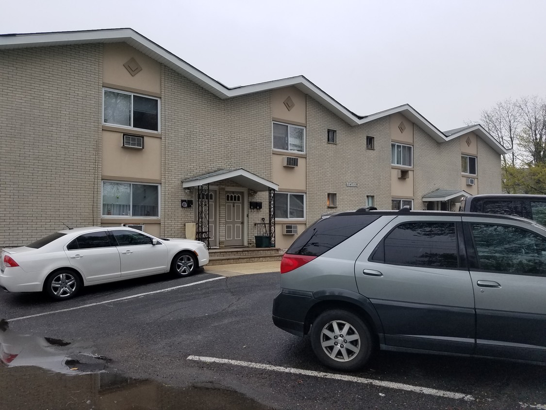 Building Photo - Rymi Apartments