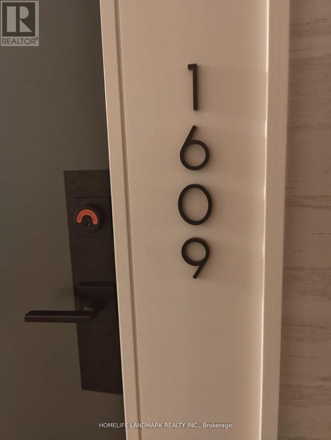 Photo du bâtiment - 18 Holmes Ave