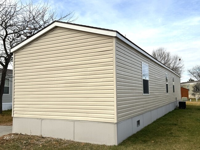 Building Photo - 04 Northglen Dr Unit 4NG