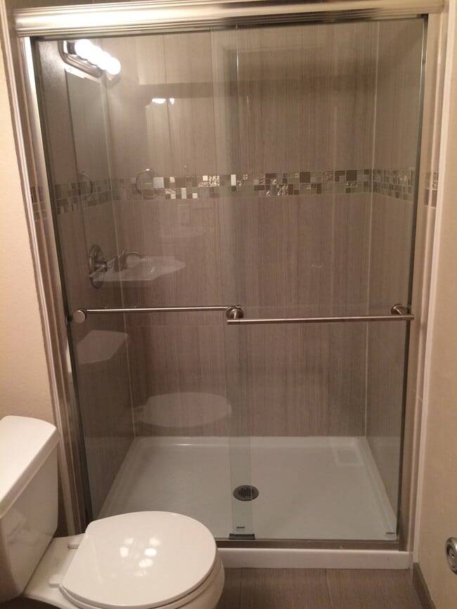 Building Photo - 4222 Monroe Dr