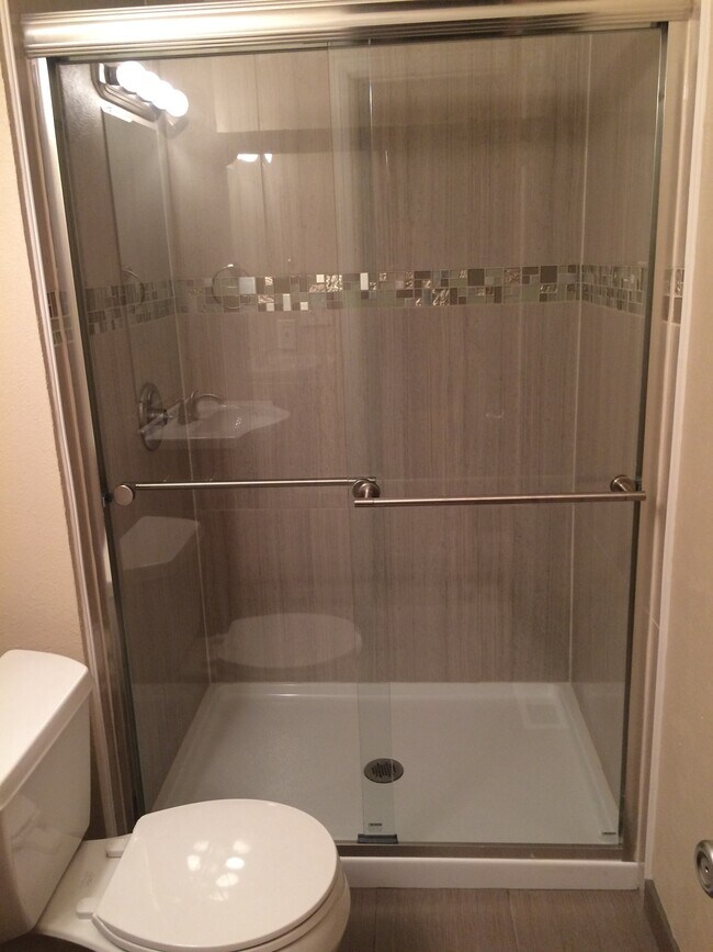 Foto del edificio - 4222 Monroe Dr