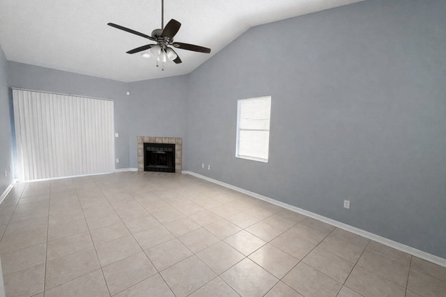 Photo - Indian Lakes Apartment