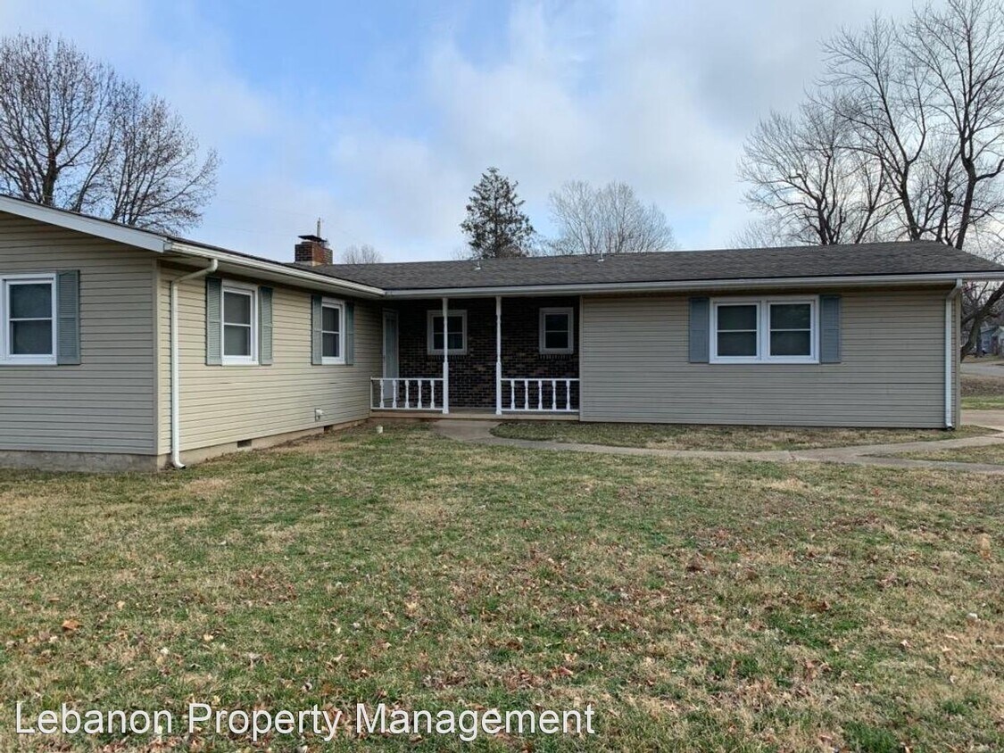 3 br, 1.5 bath House 220 Smith Street House Rental in Lebanon, MO