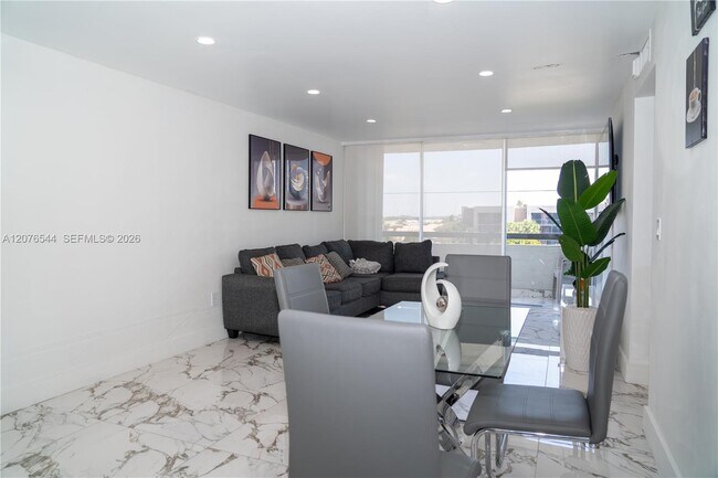Foto del edificio - 854 NW 87th Ave