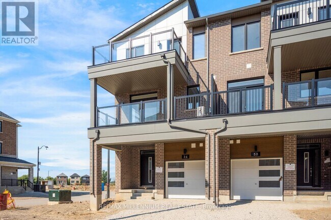 Building Photo - 36 Thornbird cres