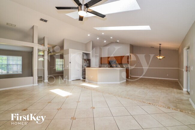 Foto del edificio - 13219 Lakewind Dr