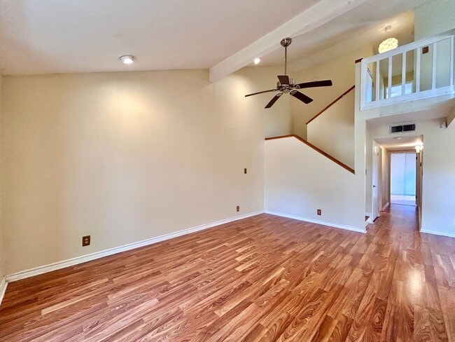 Building Photo - Charming 3 Bed / 2.5 Bath Home with Enclosed Patio & 2-Car Garage